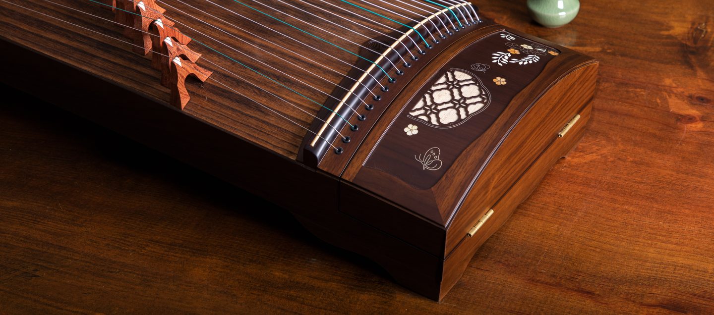 Jǐnyú — Fine Jade guzheng, tail